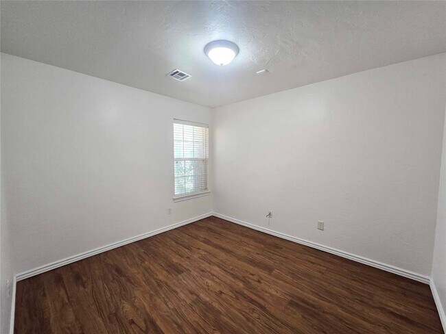 Building Photo - 16001 Korie Dr