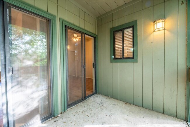 Building Photo - 601 Nelray Blvd