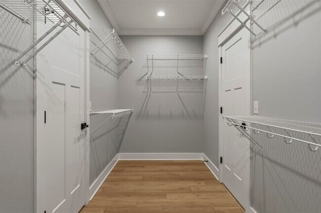 Building Photo - 633 Village Way