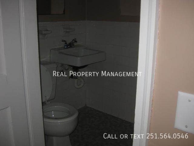 Building Photo - 5613 Overlook Rd