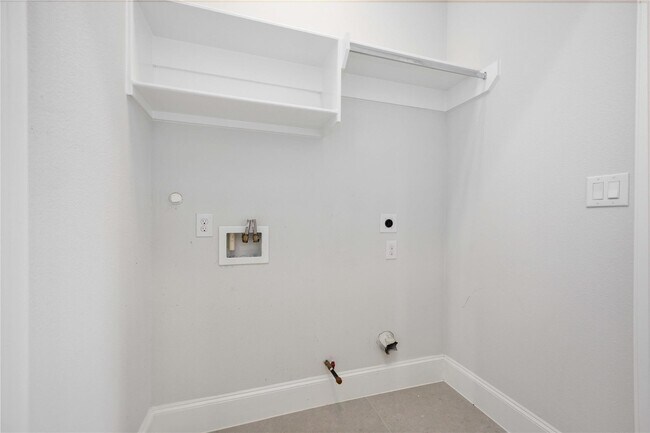 Building Photo - 10919 Grove Tree Ln