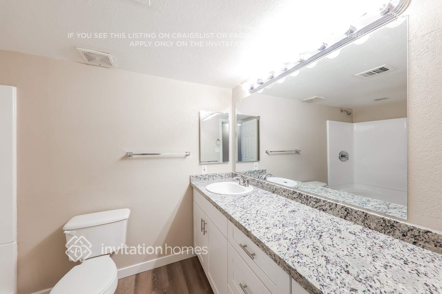 Building Photo - 1408 W Piute Ave