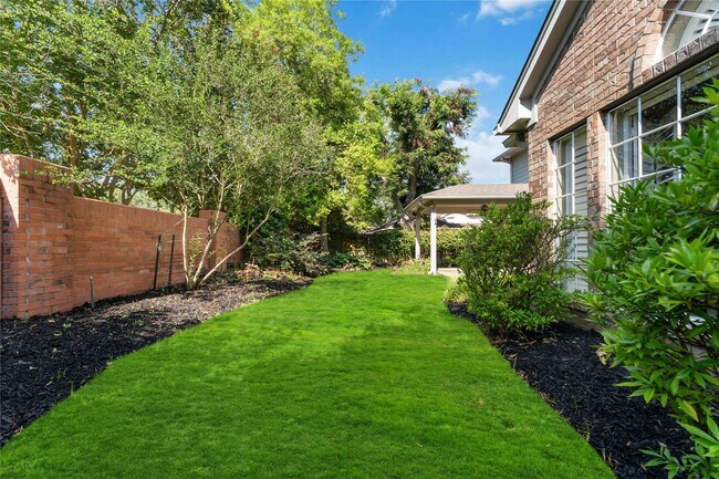 Building Photo - 5614 Whisper Ridge Dr