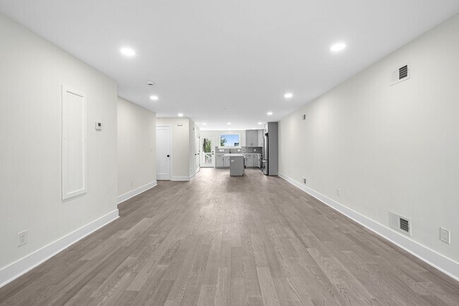 Building Photo - 3552 Warder St NW