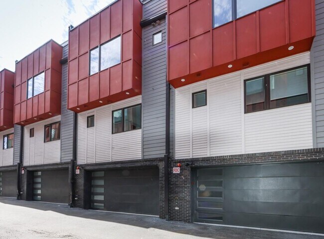 Building Photo - 1145 Kirkwood Ave SE