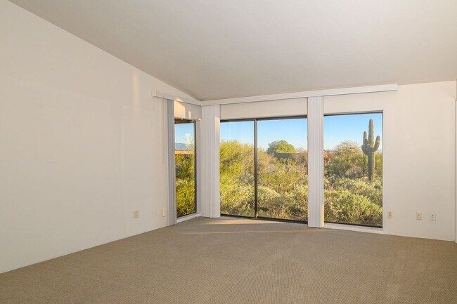 Building Photo - STUNNING HOME WITH BREATHTAKING VIEWS LOCATED AT THE TOP OF CAMPBELL!