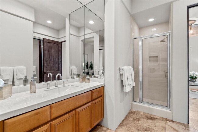 Building Photo - 79910 Mission Dr E