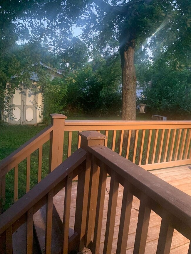 Building Photo - Beautiful 3 bed 1 bath home.  Wait till yo...
