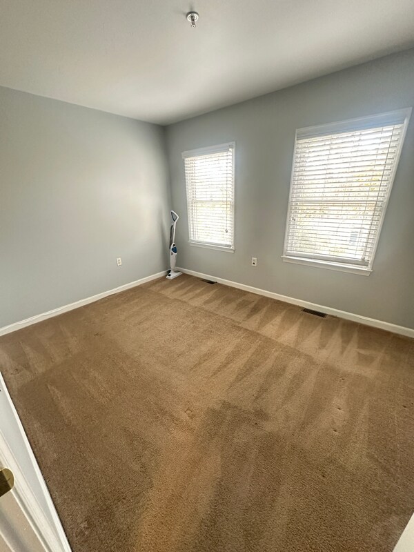 Building Photo - 814 Hr Dr SE