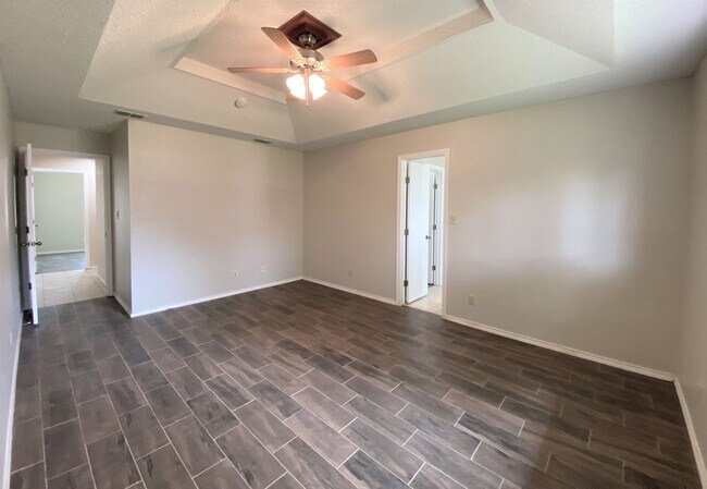 Building Photo - 3Bed/2Bath in Mcallen TX Now Available ( T...