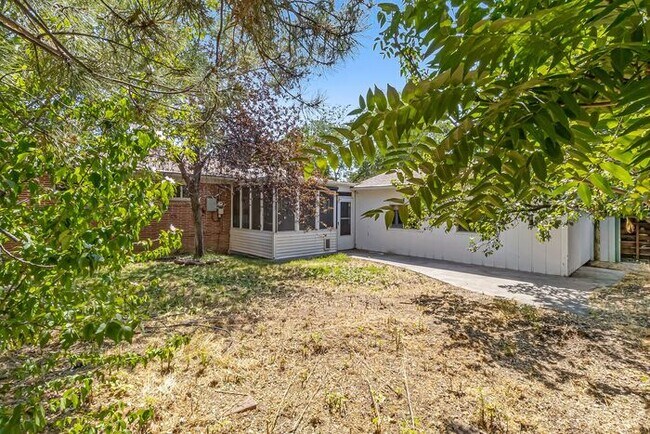 Building Photo - Charming 3-Bedroom Home Near CMU with Bonus Room