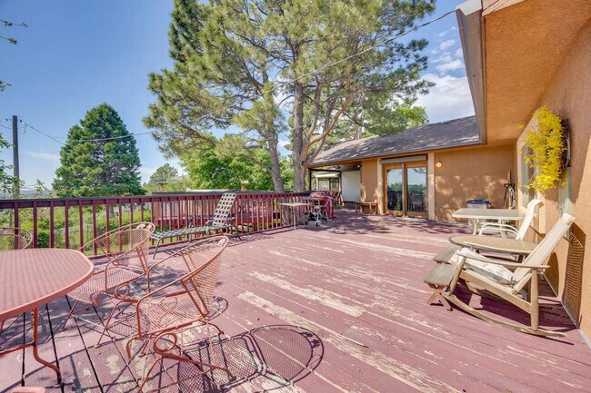 Building Photo - 19 Crescent Ln