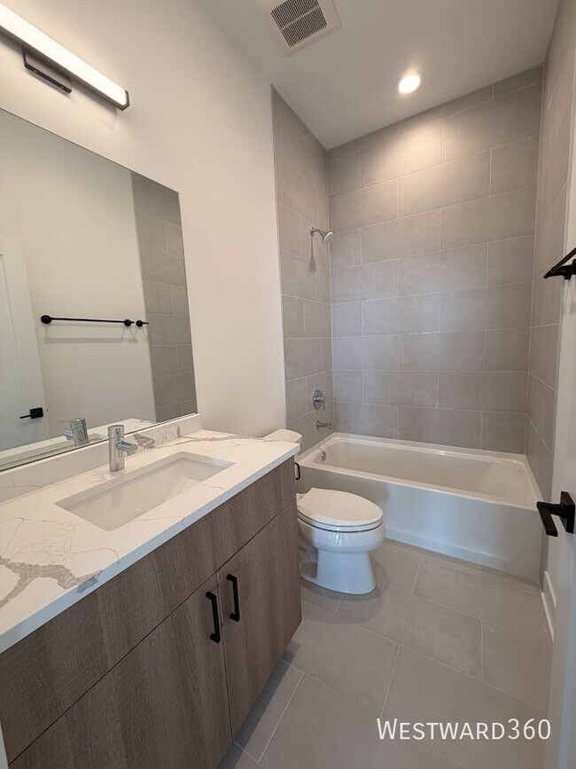 Building Photo - 1320 S Ashland Ave