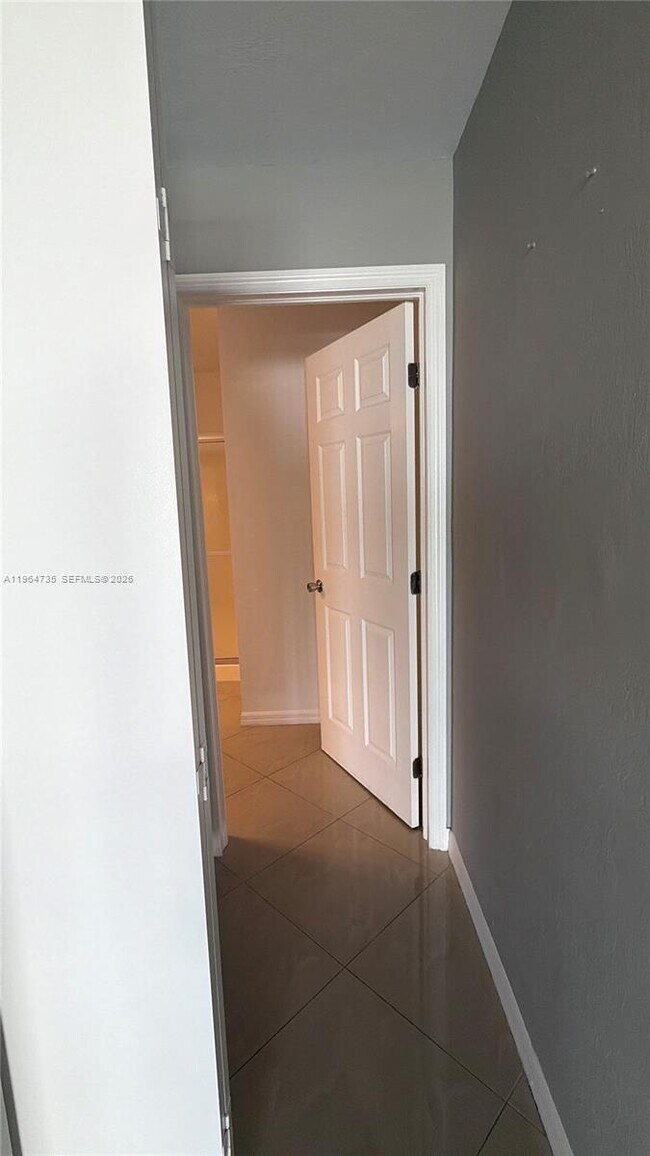 Building Photo - 15561 Spring Line Ln