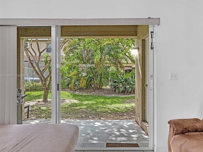 Building Photo - 326 SW 120th Ave