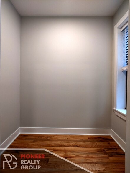 Building Photo - 4417 N Wolcott Ave