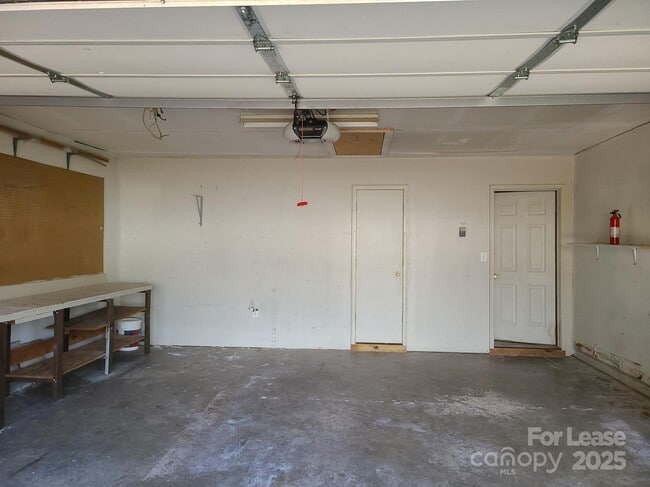 Building Photo - 11026 Vista Haven Dr