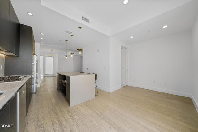 Building Photo - 1345 Havenhurst Dr