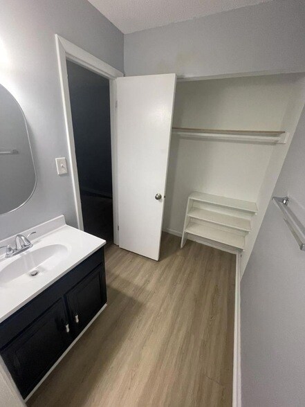 Building Photo - 5800 Falls of Neuse Road Unit Apt B