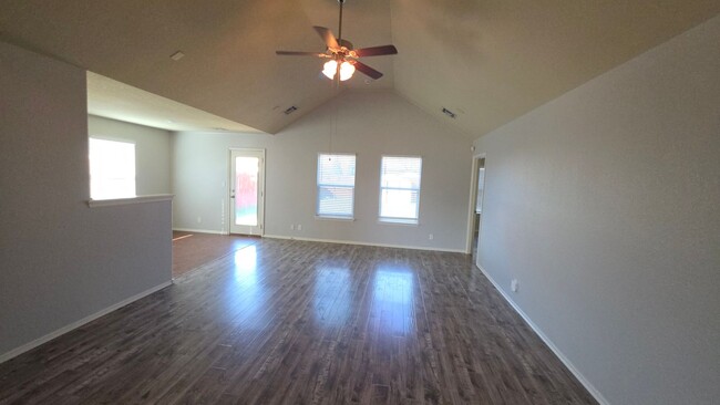 Building Photo - Clean 3 bed 2 bath  - Owasso schools