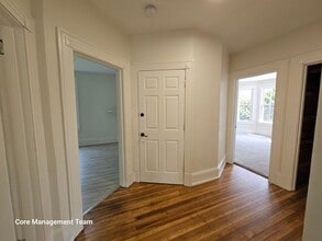 Building Photo - Updated 2 bedroom 1 bath apartment for rent located in the west end!