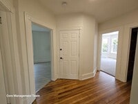 Building Photo - Updated 2 bedroom 1 bath apartment for rent located in the west end!