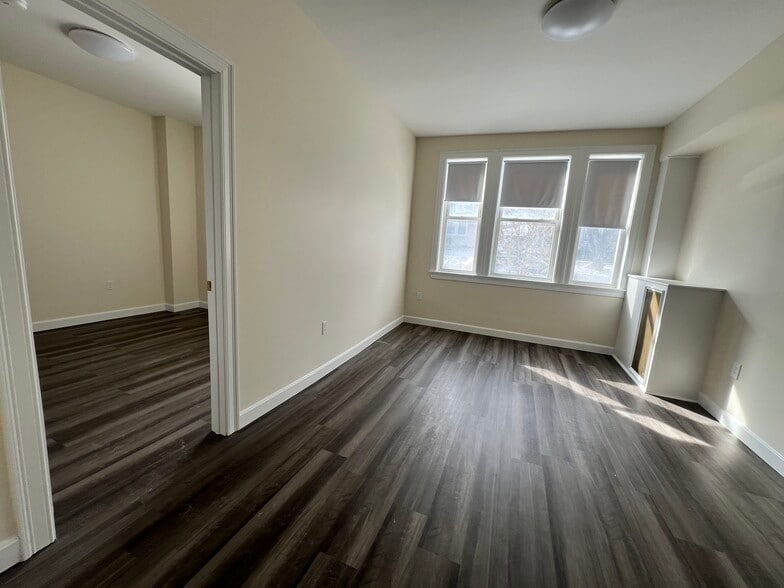 Building Photo - 120 Washington St