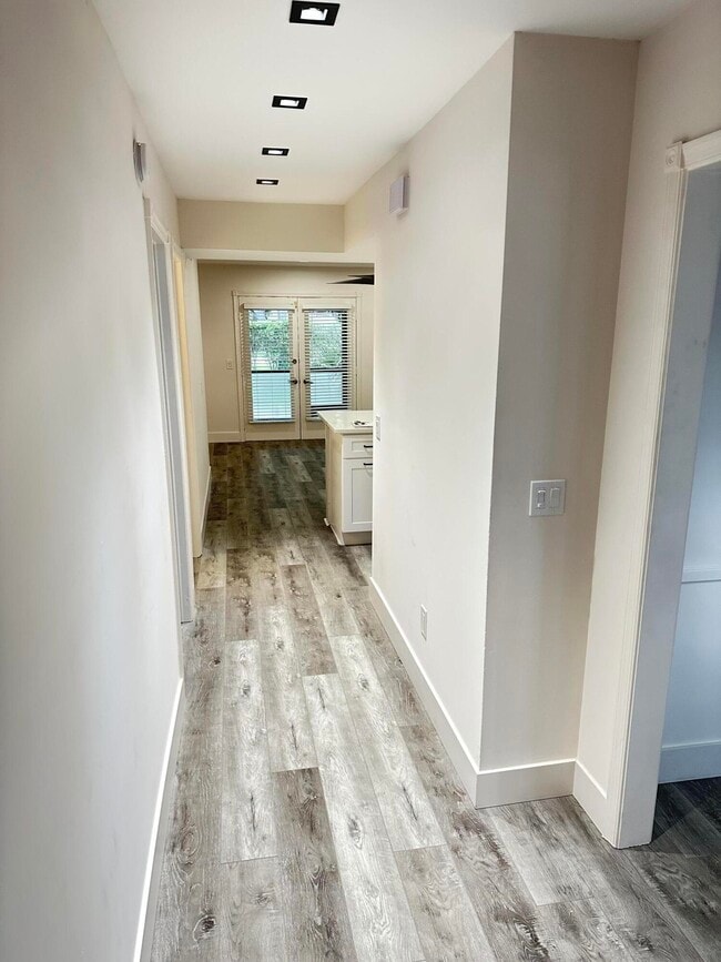 Building Photo - 10300 Hidden Springs Ct