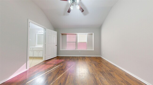 Building Photo - 16611 Cheshire Grove Ln