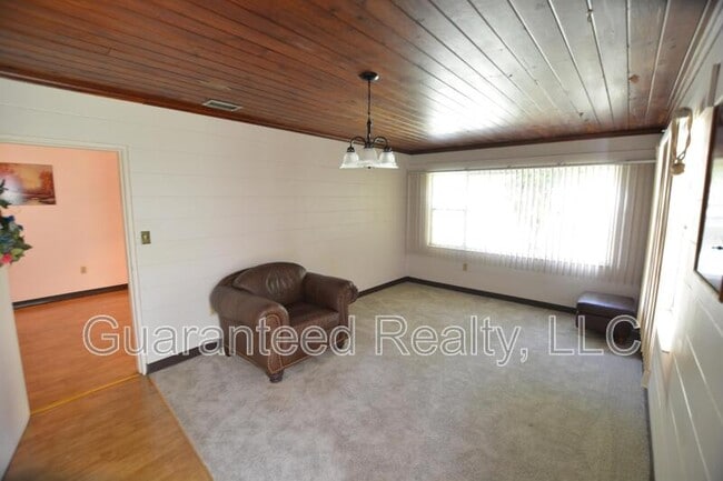 Building Photo - 1435 E Boulevard St