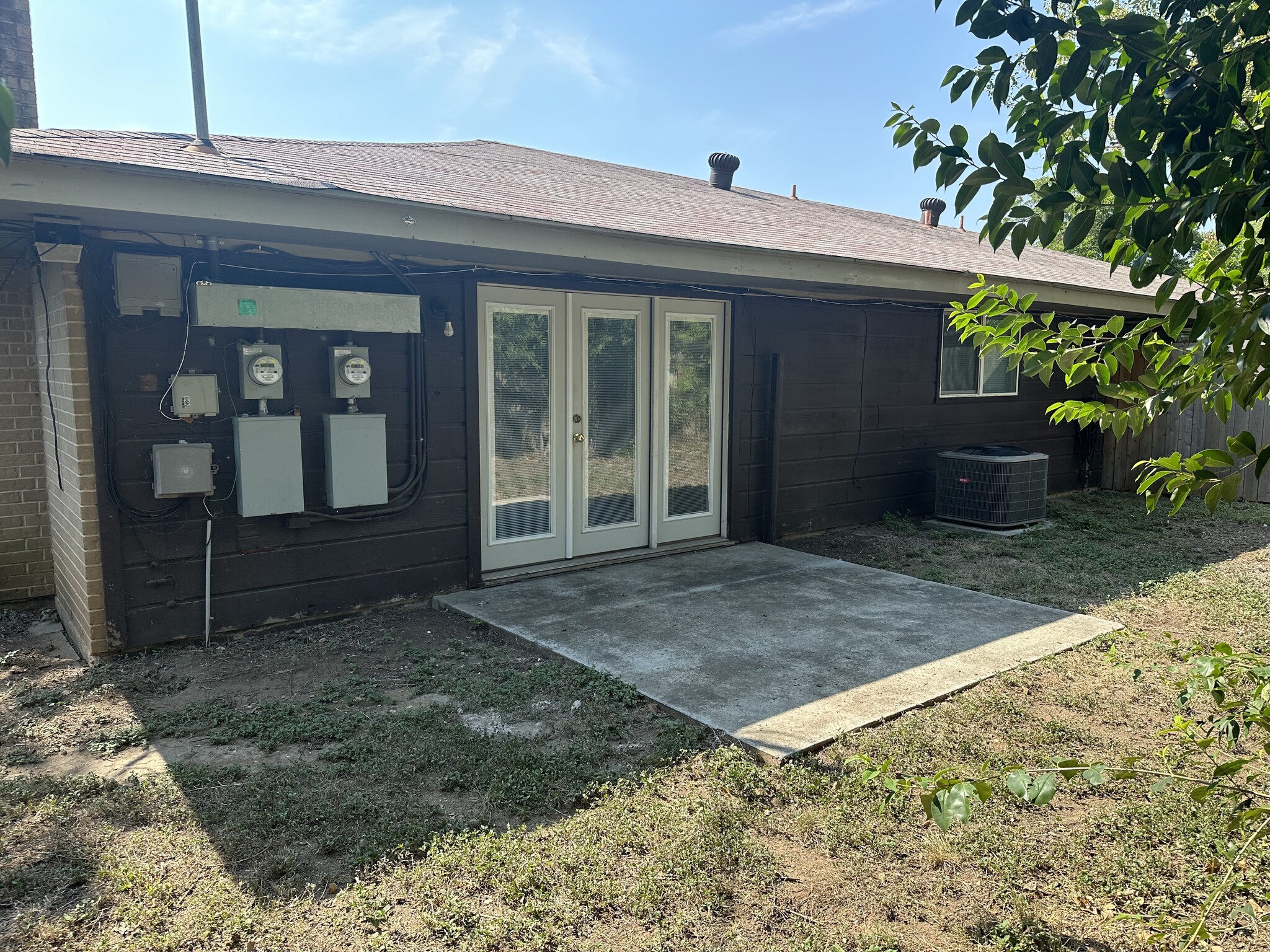Building Photo - 2701 Sweeney Ln