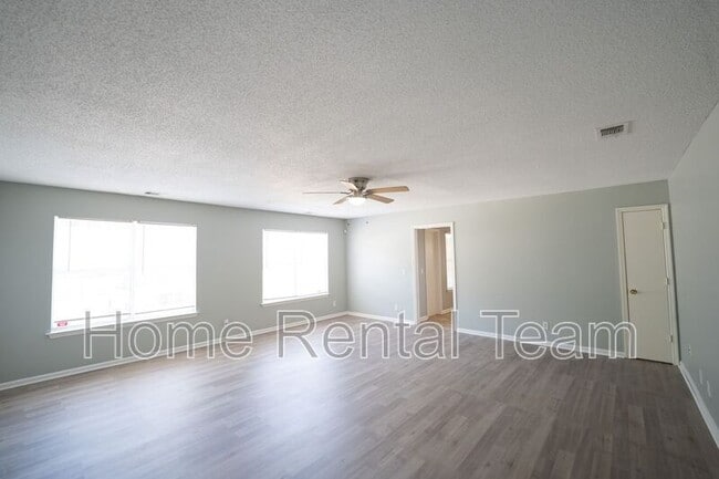 Building Photo - 148 Finn Cir