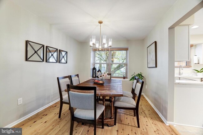 Building Photo - 22 Newland Ct