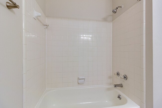 Building Photo - 1306 Keturah St