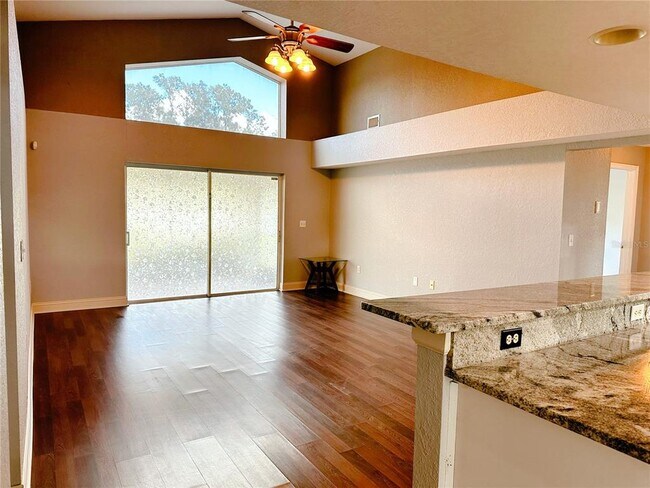 Building Photo - 5544 Fischer Dr