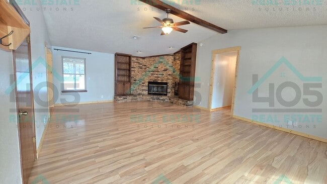 Building Photo - 3 Bedroom in Harrah
