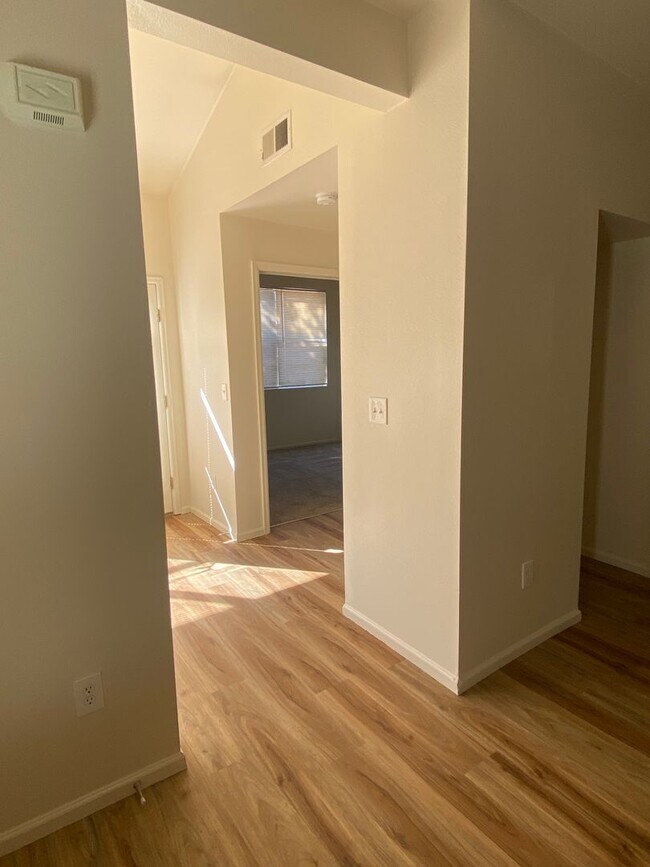 Building Photo - 2541 S Bahama Cir