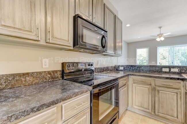 Building Photo - 2436 Bonnie Lakes Dr