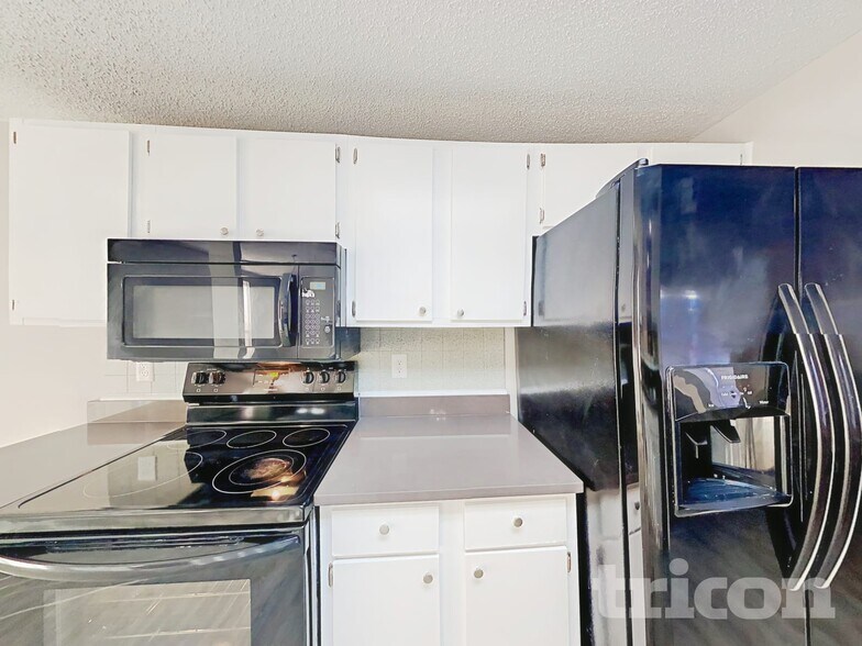 Building Photo - 8323 Kapplewood Ct