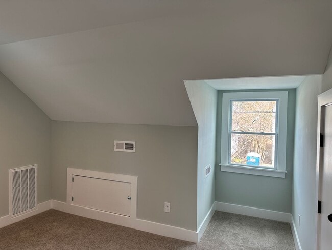 Building Photo - Beautifully Remodeled 4-bedroom Cape Cod -...