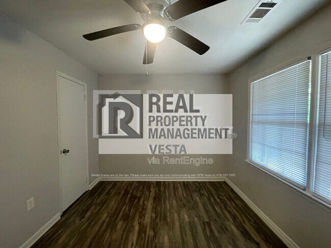 Building Photo - 406 Russell Pkwy