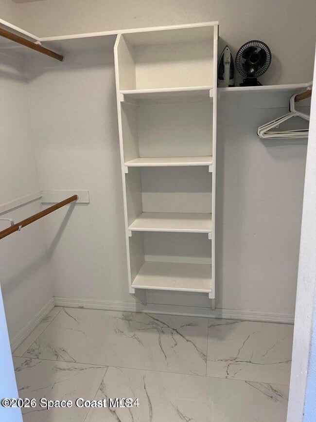 Building Photo - 8871 Lake Dr