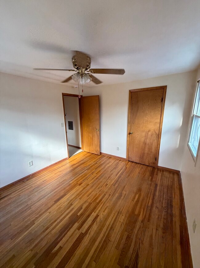 Building Photo - 1020 Beach Rd