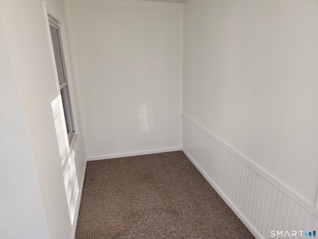 Building Photo - 16 Dean St