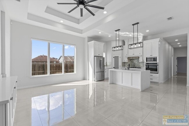 Building Photo - 7401 Hana Dr