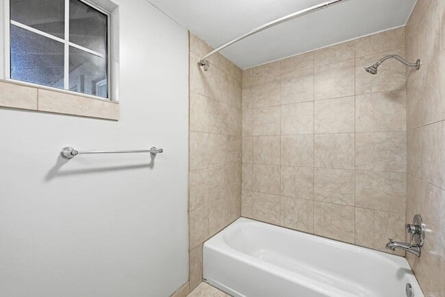 Building Photo - 2205 Cameo Rd