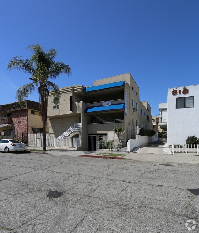 Primary Photo - 825 S Ardmore Ave