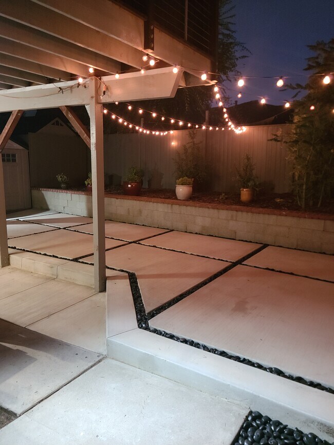 Building Photo - 734 Ashland Ave