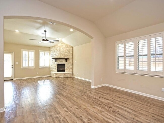 Building Photo - 2216 Lookout Range Dr