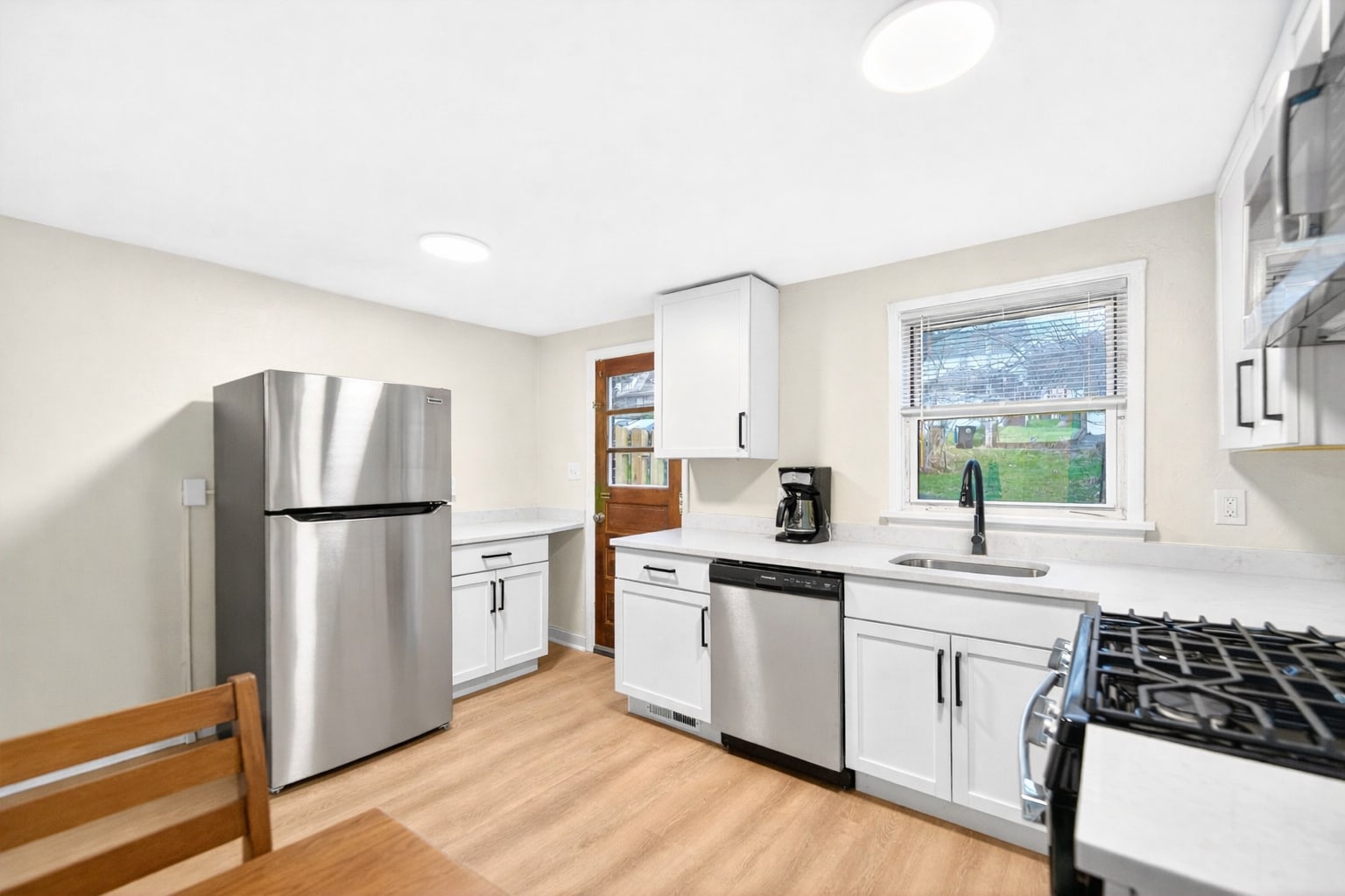 Building Photo - 627 2nd St